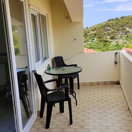 One Bedroom At 500 M Away From The With Sea View Balcony And Wifi Murter