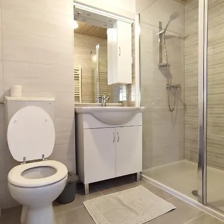 One Bedroom At 500 M Away From The With Sea View Balcony And Wifi Daire Murter